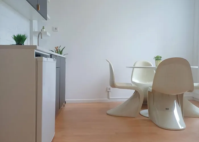 Apartment Your In 1480 Style And Comfort *